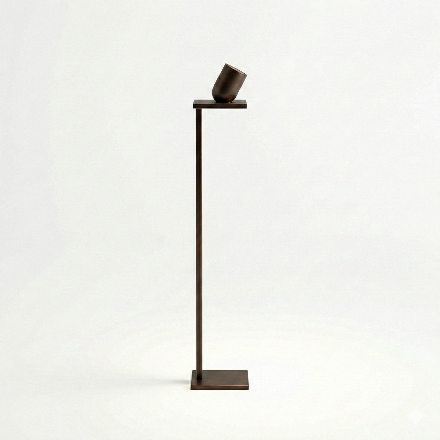 GUCCHA FLOOR LAMP